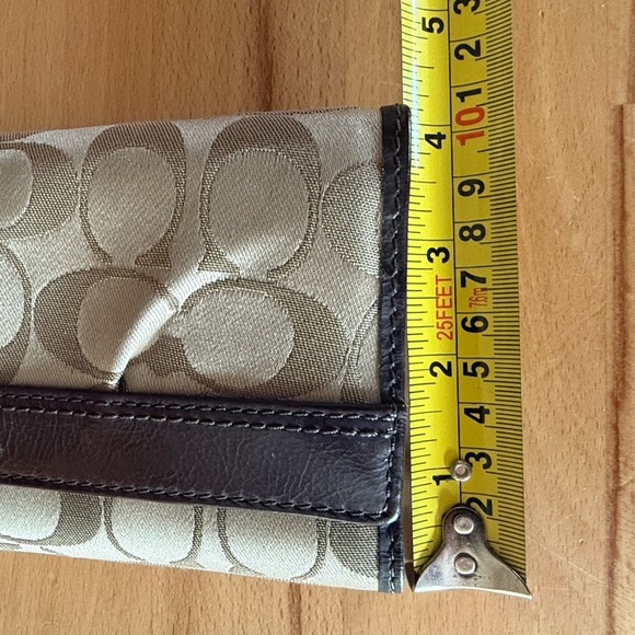 Coach Wallet. Perfect condition. - Picture 7 of 7
